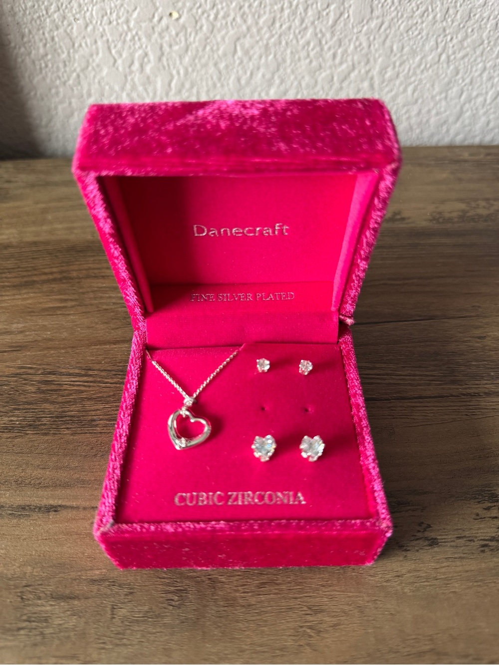 Danecraft Jewelry Set w/ Light Up Box